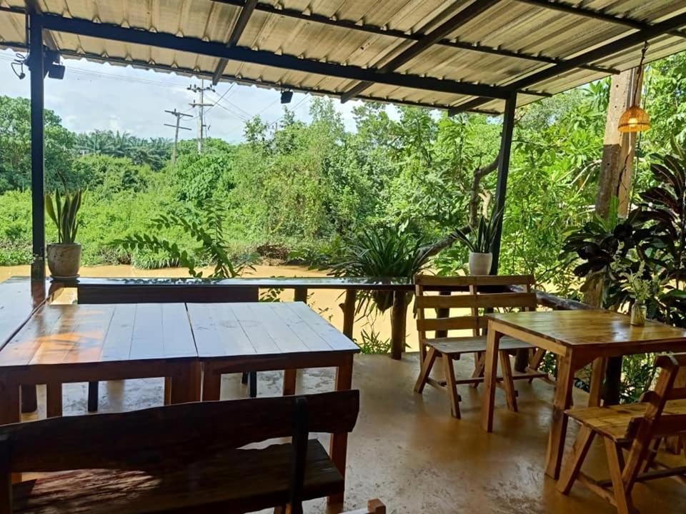 סוראט תאני Suankafae Resort สวนกาแฟรีสอร์ท מראה חיצוני תמונה